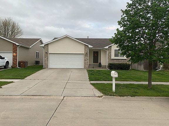 2nd image of 7401 Silverthorn Dr