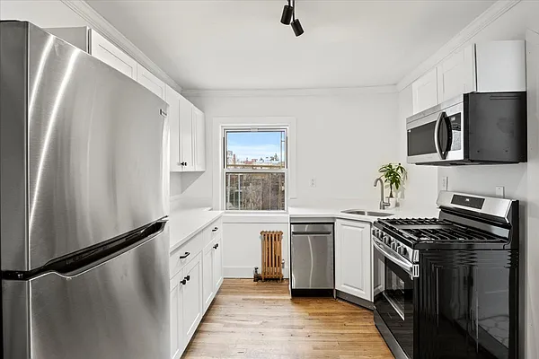 Rented by Compass | media 13