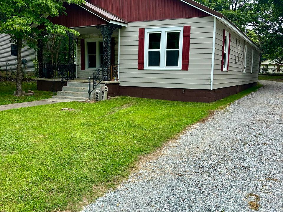 1st image of 2057 Cedar St