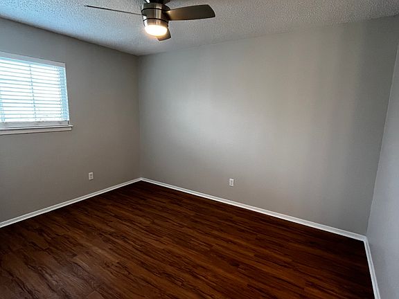 3rd image of 100 Cloudhaven Dr #1