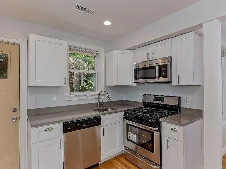 Parker St — Photo 1