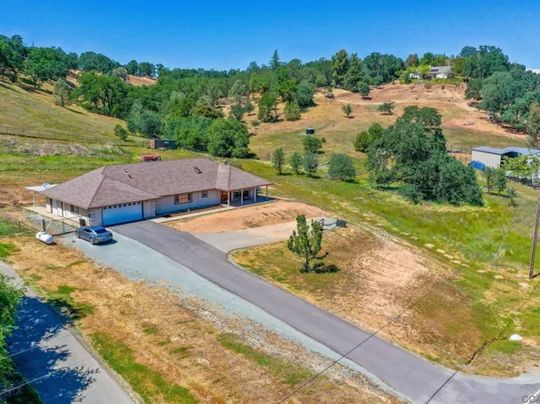 7889 Gabor St, Valley Springs, CA 95252