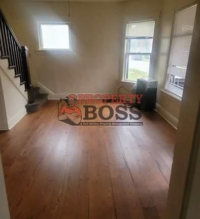5th image of 1003 Woodward St