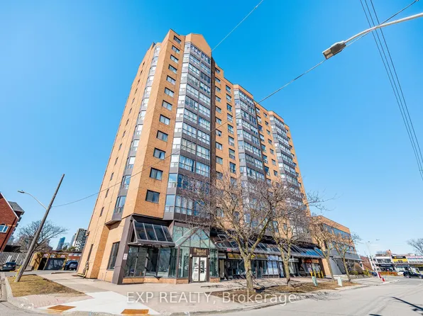 25 Agnes St #907, Mississauga, ON L5B 3X7