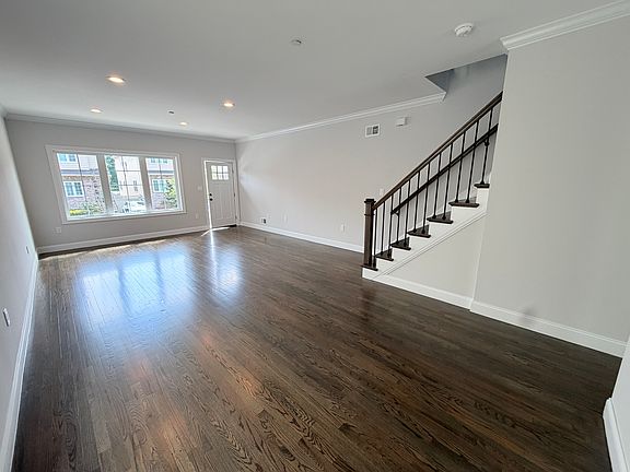 4th image of 77 Alberta Ave #1