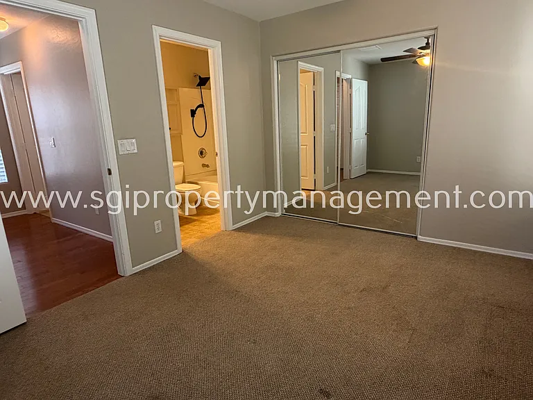 156 W Campbell Ct — Photo 2