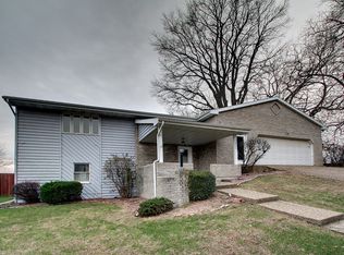 1804 S Sheridan Dr, Quincy, IL 62305