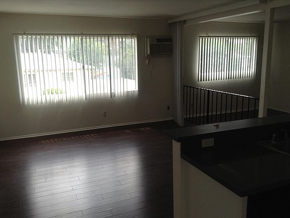 4th image of 11659 Chandler Blvd #107