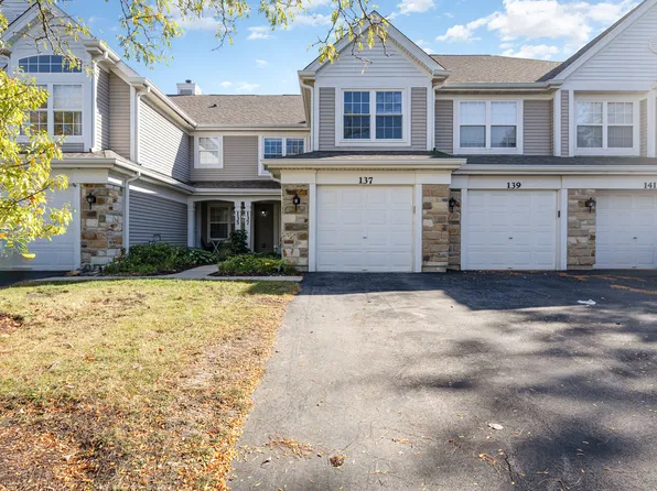 137 President Ct, Carol Stream, IL 60188