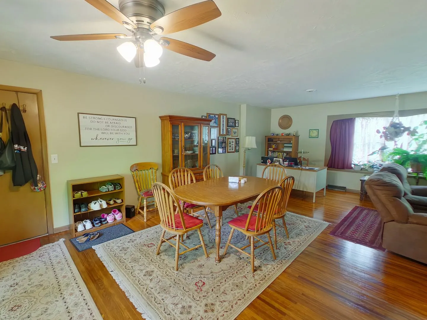 Fully Furnished 5BR Home with Garage & Large Yard — Photo 4