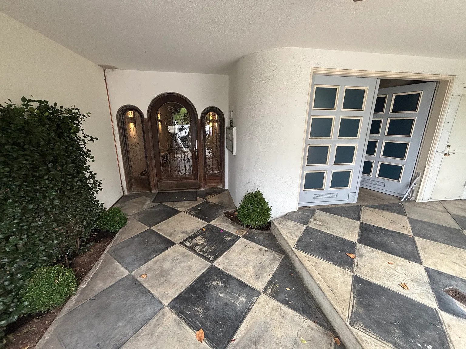 2 bed, 1.5 bath, 1000 sqft, $7,750 — Photo 3