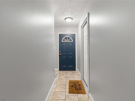 2nd image of 514 N Hawkins Ave