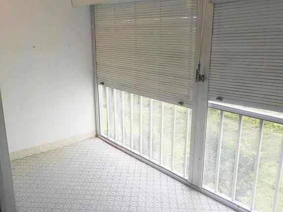 Screened balcony