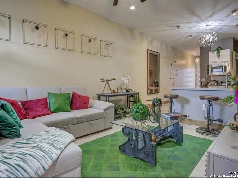1542 N Alamo St #203 — Photo 6