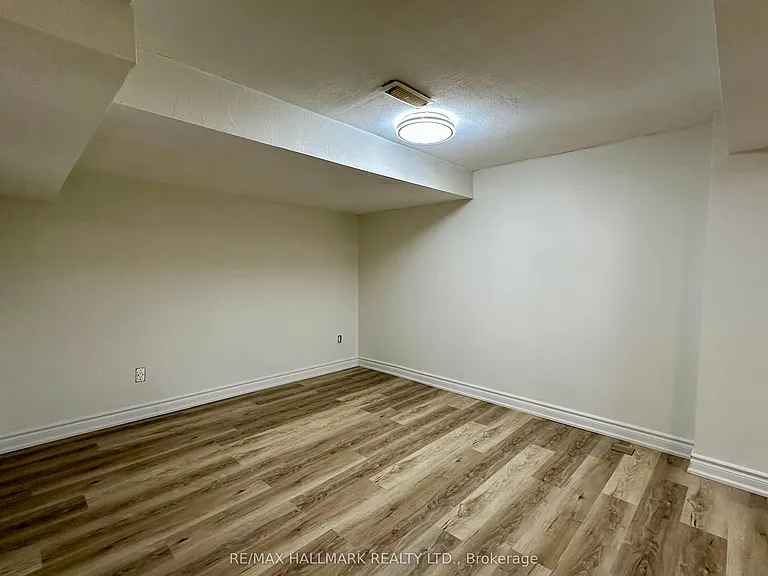 83 Red River Cres #BASEMENT — Photo 4