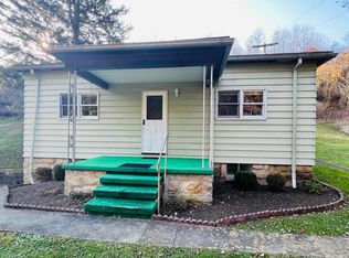 62 Newcastle Ln, Farmington, WV 26571