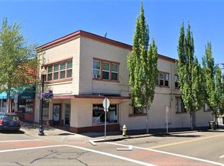 402 SE Jackson St, Roseburg, OR 97470