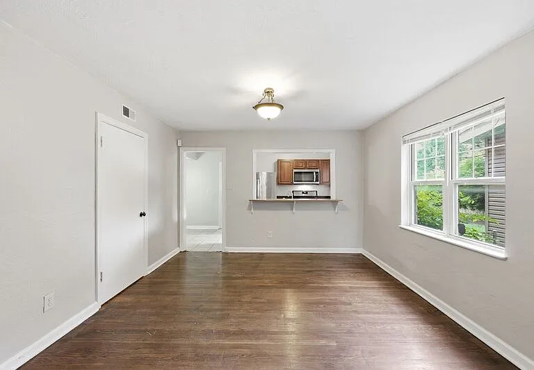1048 Berkeley Rd #B — Photo 6