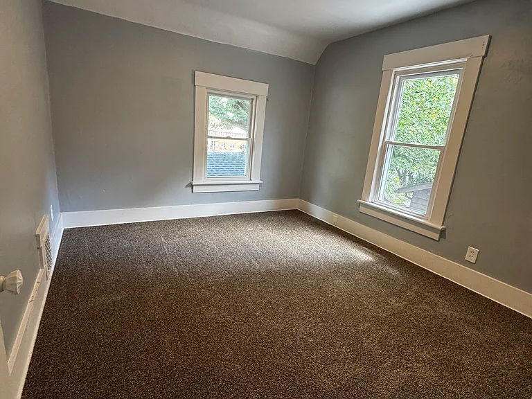 975 Collinwood Ave — Photo 11