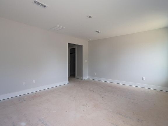 4th image of 2912 Walden Rd