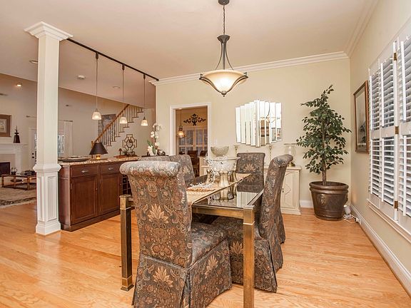 3rd image of 1135 Highgrove Garden Way