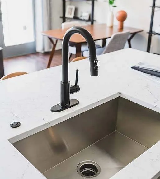 Pull-down kitchen faucets make things easy