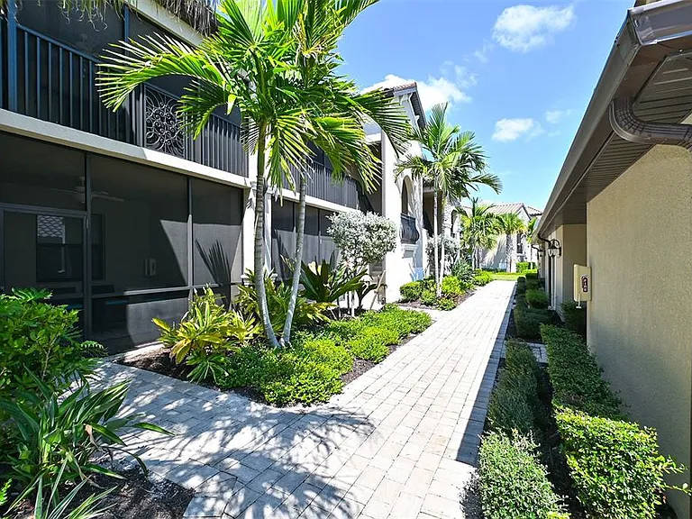 5567 Palmer Cir #104 — Photo 3