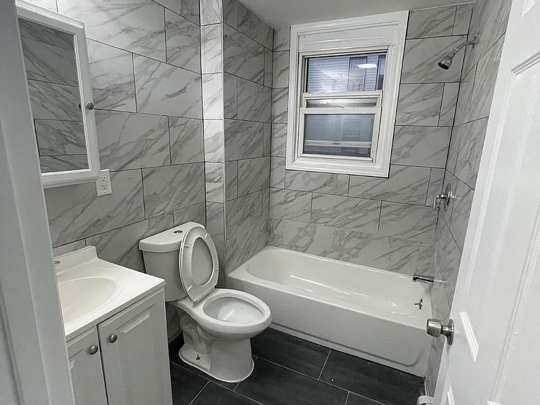 172 N 12th St #2 — Photo 8