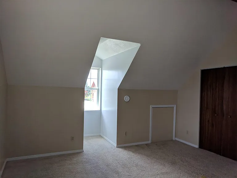 439B Country Club Ln — Photo 29