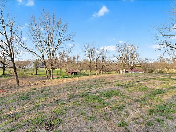 4th image of 3640 N 48th St