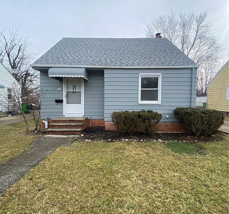 1st image of 805 E 254th St