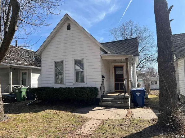 617 N 5th St, Clinton, IA 52732