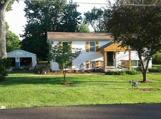 1525 NW Daisy Dr, Topeka, KS 66618