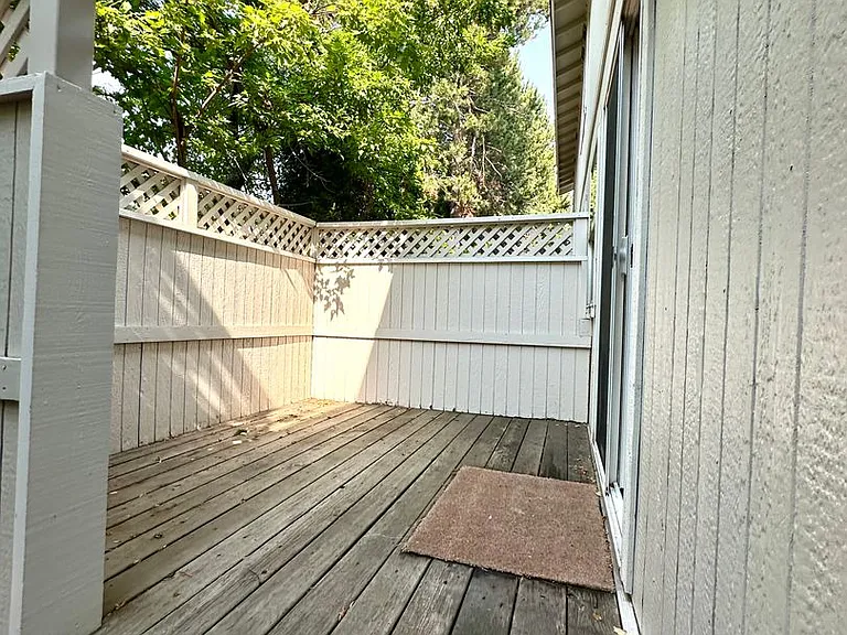 1980 NE Zachary Ct — Photo 20