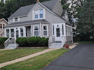495 Lake St, Crystal Lake, IL 60014