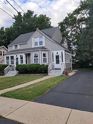 495 Lake St Photo 1