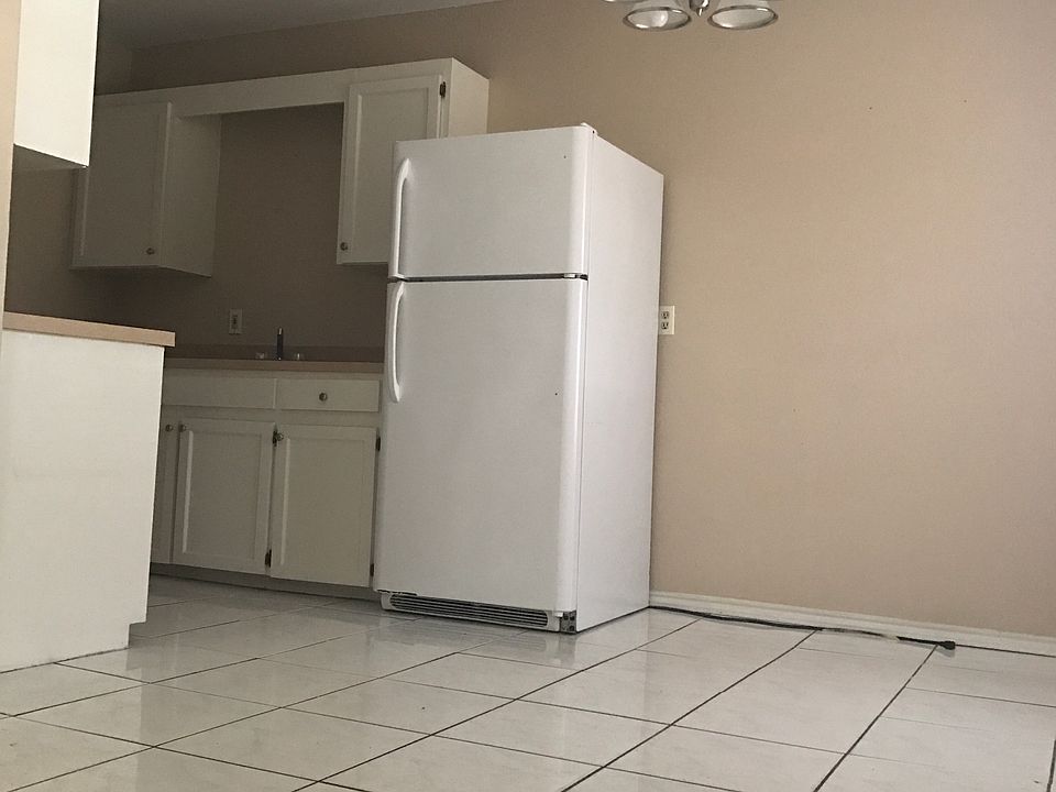 1st image of 916 W Caffery Ave APT 9
