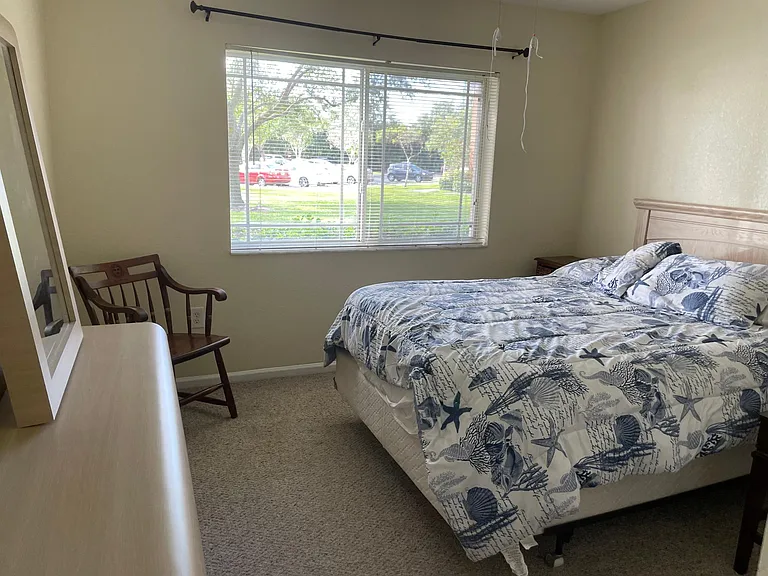 161 SW Palm Dr — Photo 5