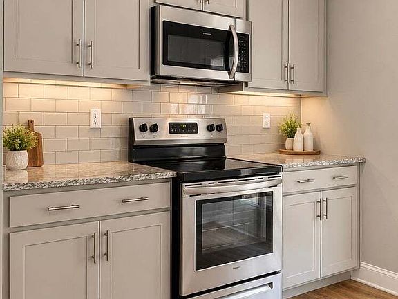 3rd image of 7713 Fawn Cir