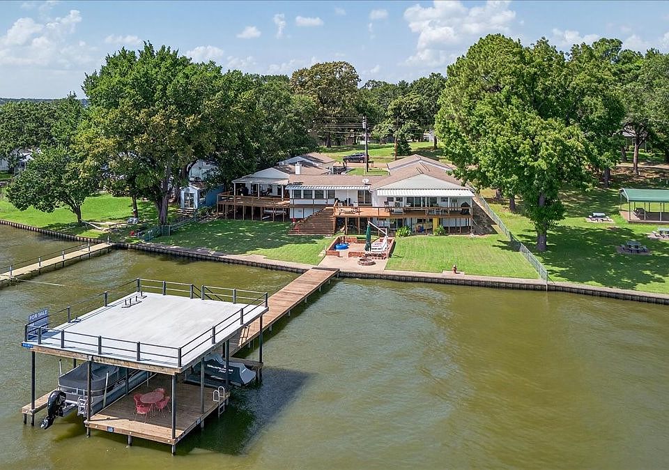 1st image of 105 Bluewater Cir