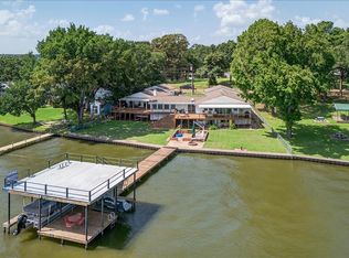 105 Bluewater Cir, Mabank, TX 75156