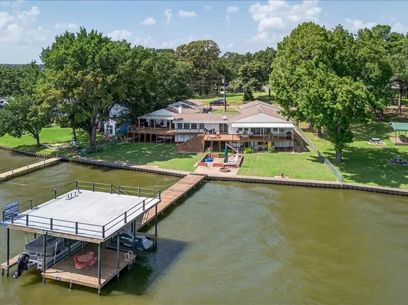 105 Bluewater Cir, Mabank, TX 75156
