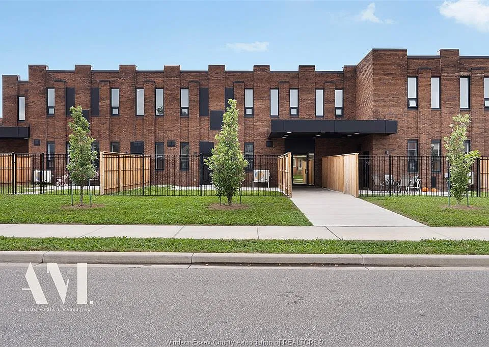 930 Marion Ave