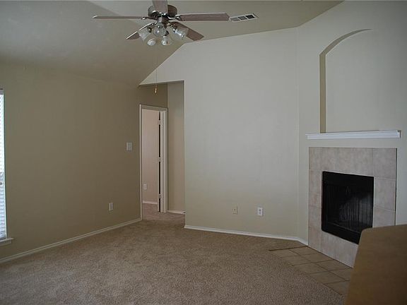 3rd image of 128 Hilltop Dr