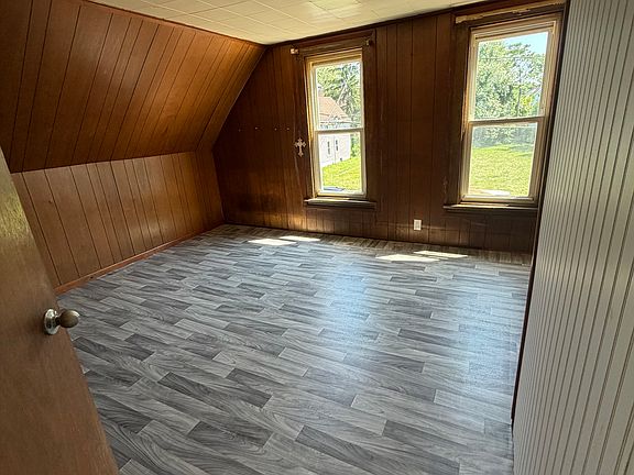 3rd image of 114 Landon St #U