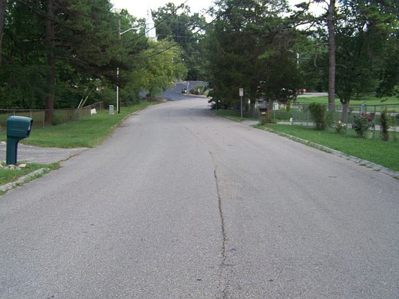 4th image of 2204 Deerwood Rd
