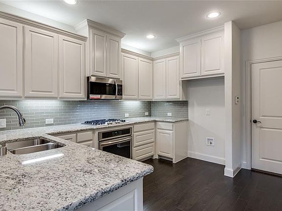 4th image of 7128 Huckleberry Dr
