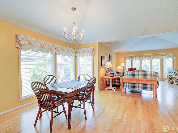 5th image of 12522 NE Riley Court