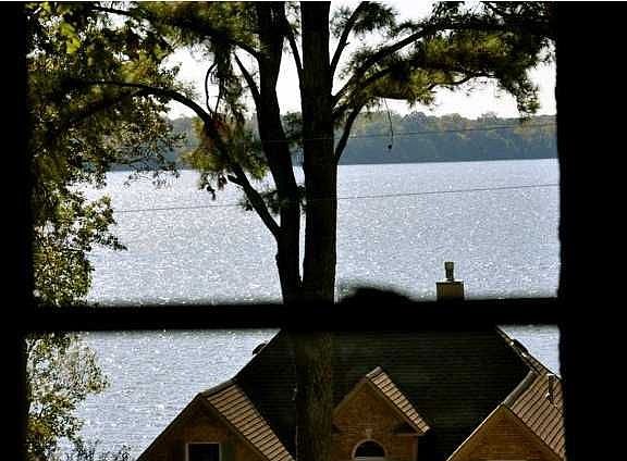 4th image of 390 Ramblewood Dr