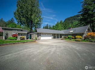37418 W Lake Walker Dr SE, Enumclaw, WA 98022